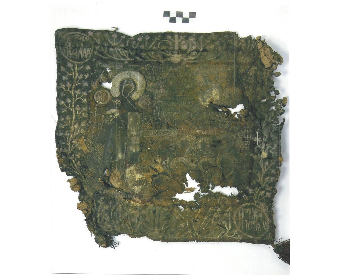 Некоторые проблемы исследования и реставрации средневекового шитья из захоронения  Арсения Элассонского.